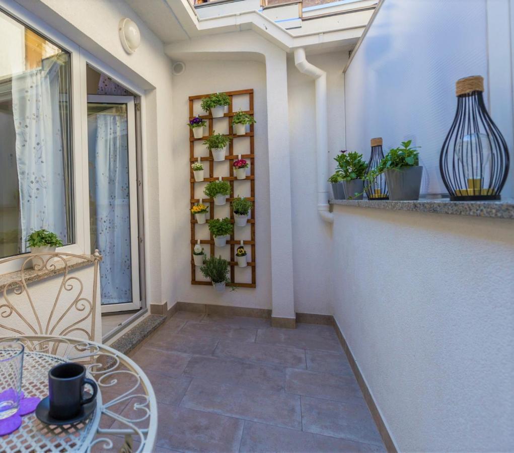 Apartment Lacea Пула Екстериор снимка